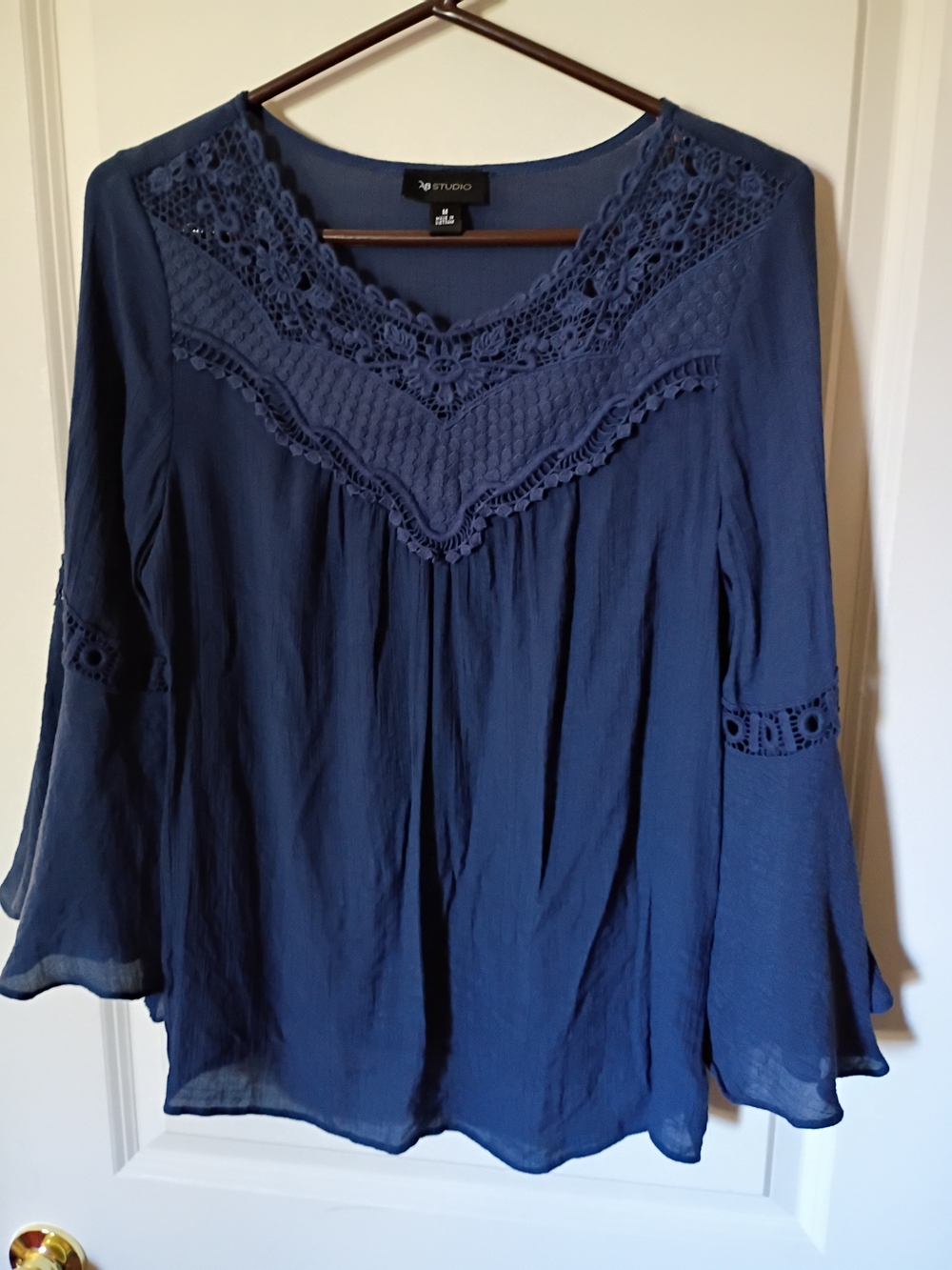 AB Studio Lace Bell Sleeve Blouse in Blue Size Medium Like New